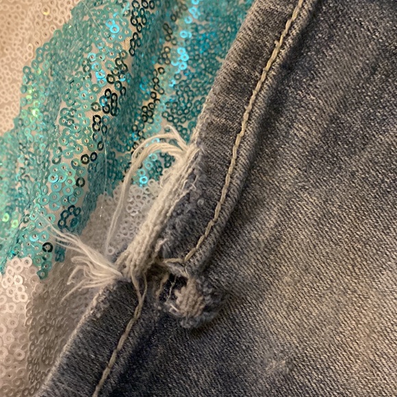 LA GRACE size 30 bootcut light wear on the bottom cuffs shown. - Picture 4 of 5